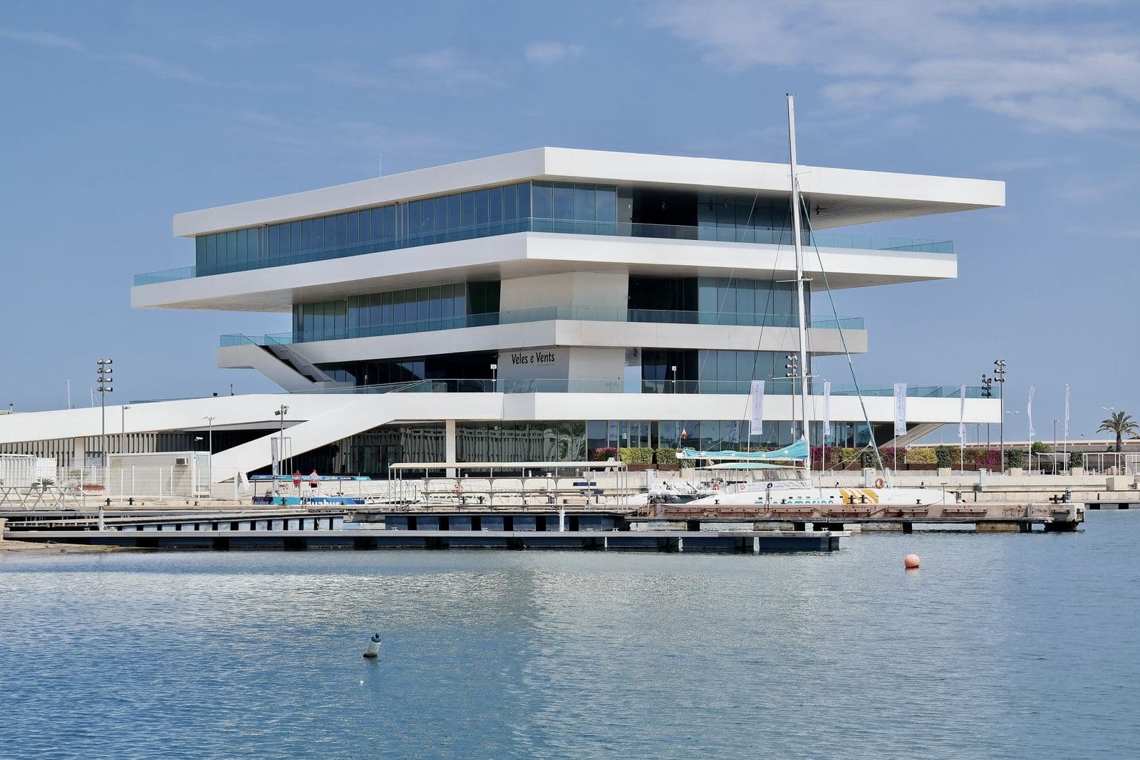 Le bâtiment Veles e Vents au bord de l’eau, sur la Marina de València